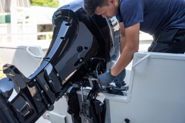 Boat Service technician at Lefroy Harbor